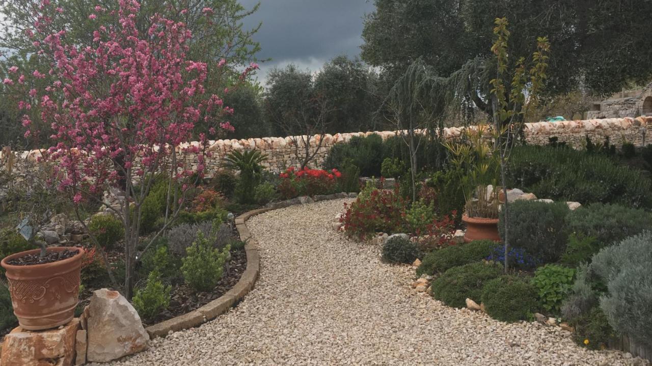 16 Trulli E Giardini Apartment Alberobello Luaran gambar